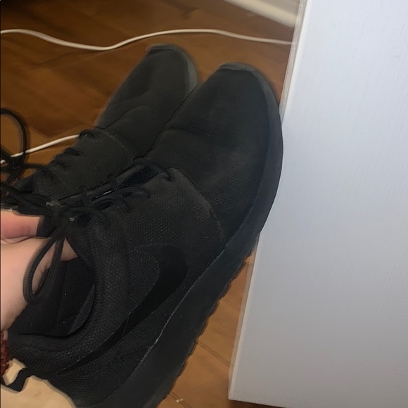 Womans black nike roches - Picture 5 of 5